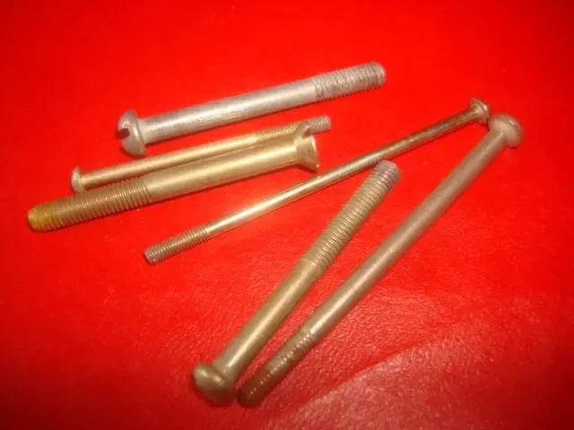 Крепёж .винт стойки .шайба.уголки . зажим . металл . пластик .гайка. 5