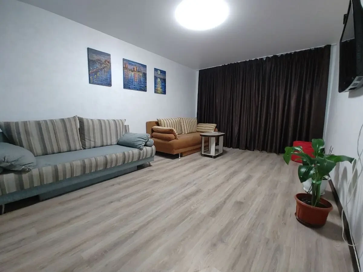 3-к квартира Тополь-1. Эпиценр, Подстанция, Дафи. 9 мест. 5