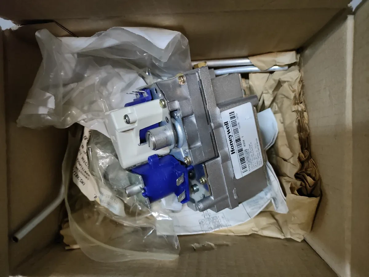Газова арматура Honeywell,type VR8700A,нова з Голандії. 2