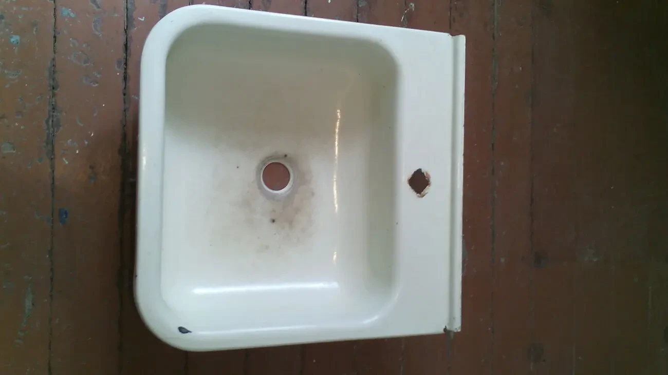 Мойка  эмалированная.