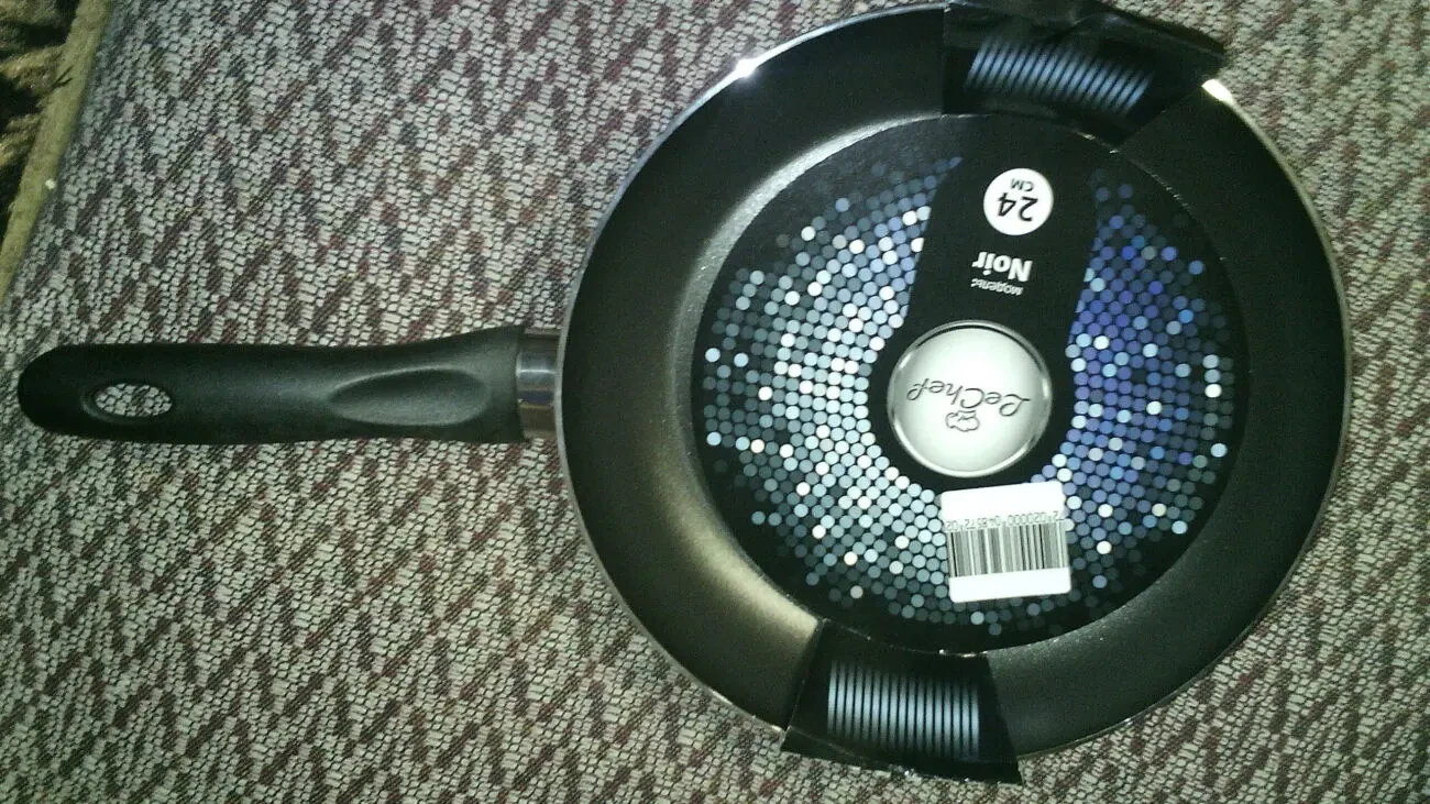 Сковорода новая диаметр-24см. 2