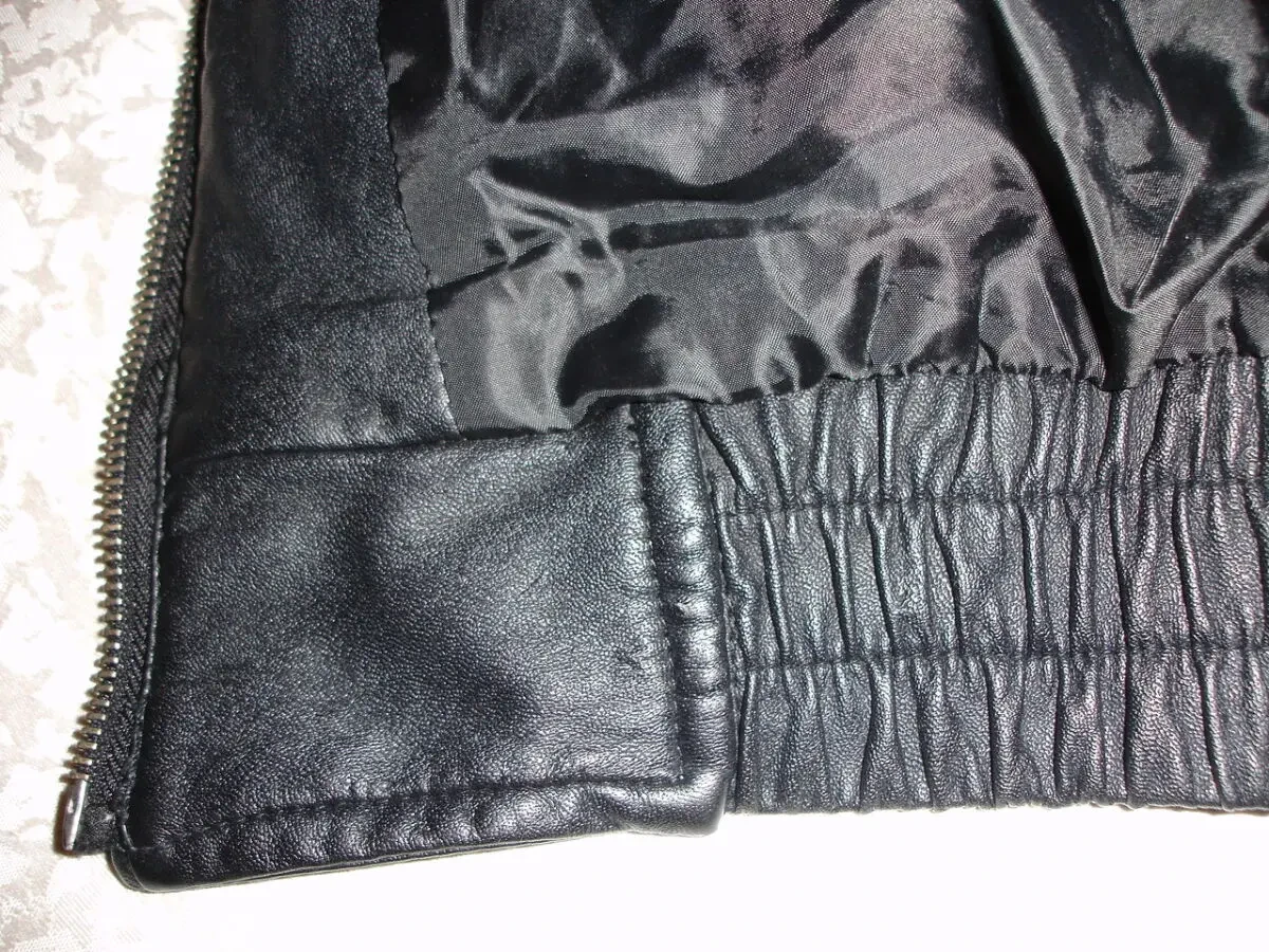 БЕЗРУКАВКА/жилет/жилетка 44р., чорна, штучне хутро,замочок; для дівчат 5