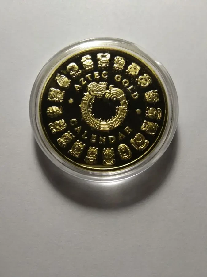 Позолоченная монета Ацтекский календарь (Камень Солнца). 2