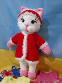 Кошечка Милана с набором одежды.