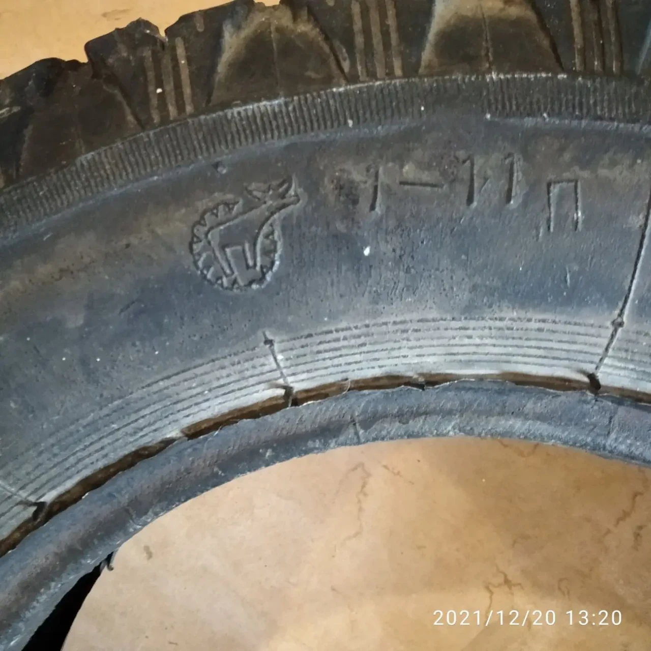 Продам шину на авто 6.45*13 с 2-мя камерами-зима 9