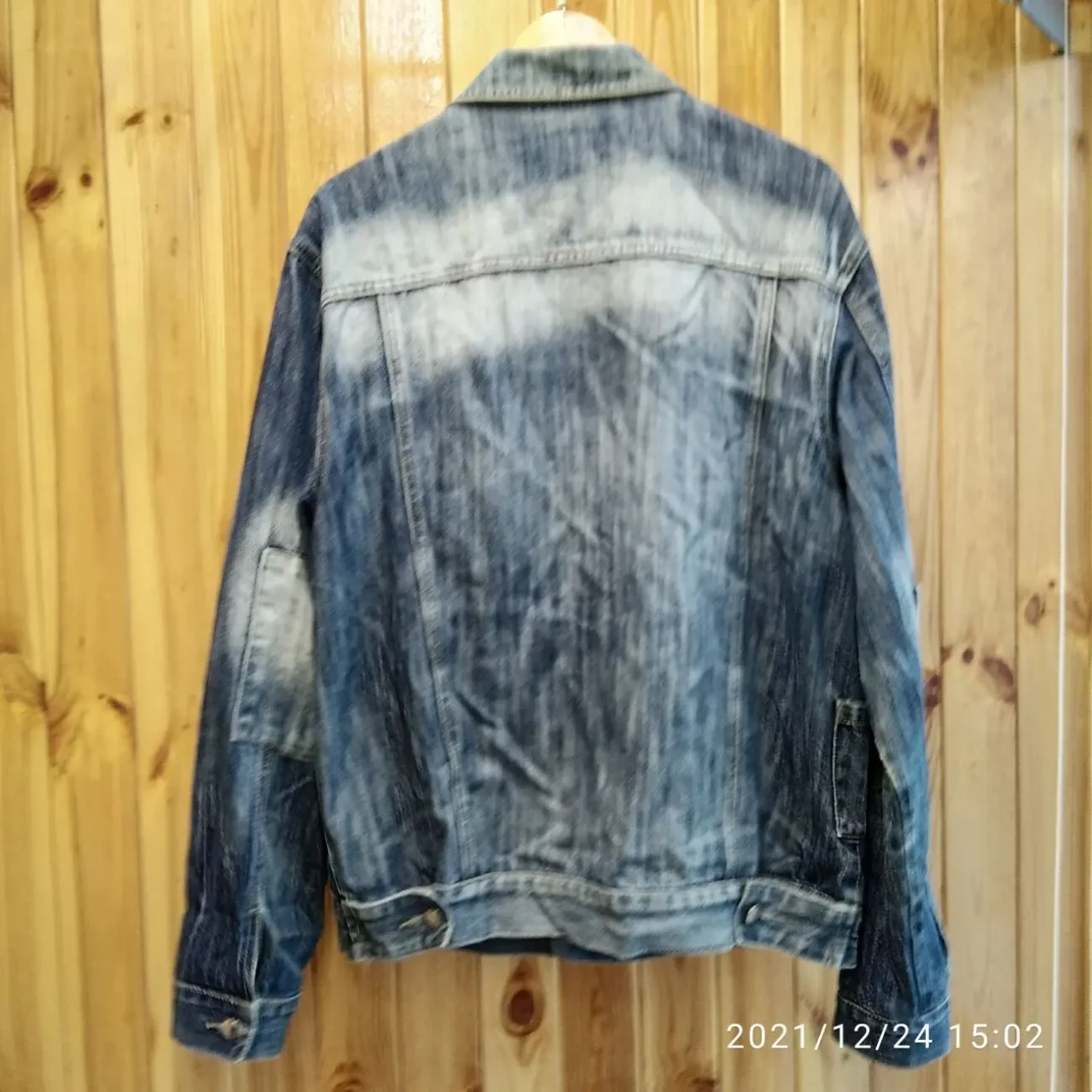 Продам б\у джинсы мужские и куртку      демисезонные разного фасона св 8