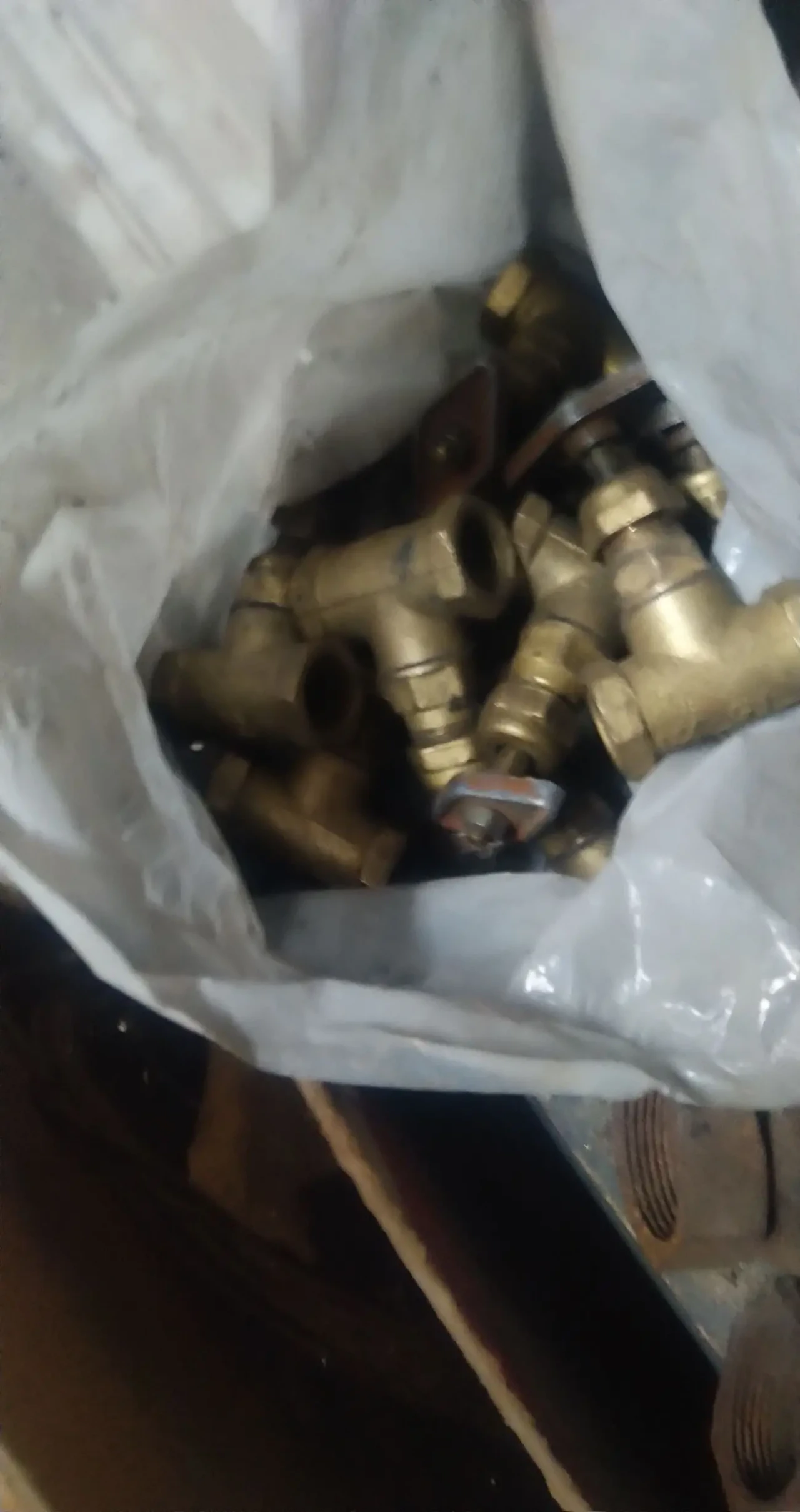 Вентилі, крани водопровідні