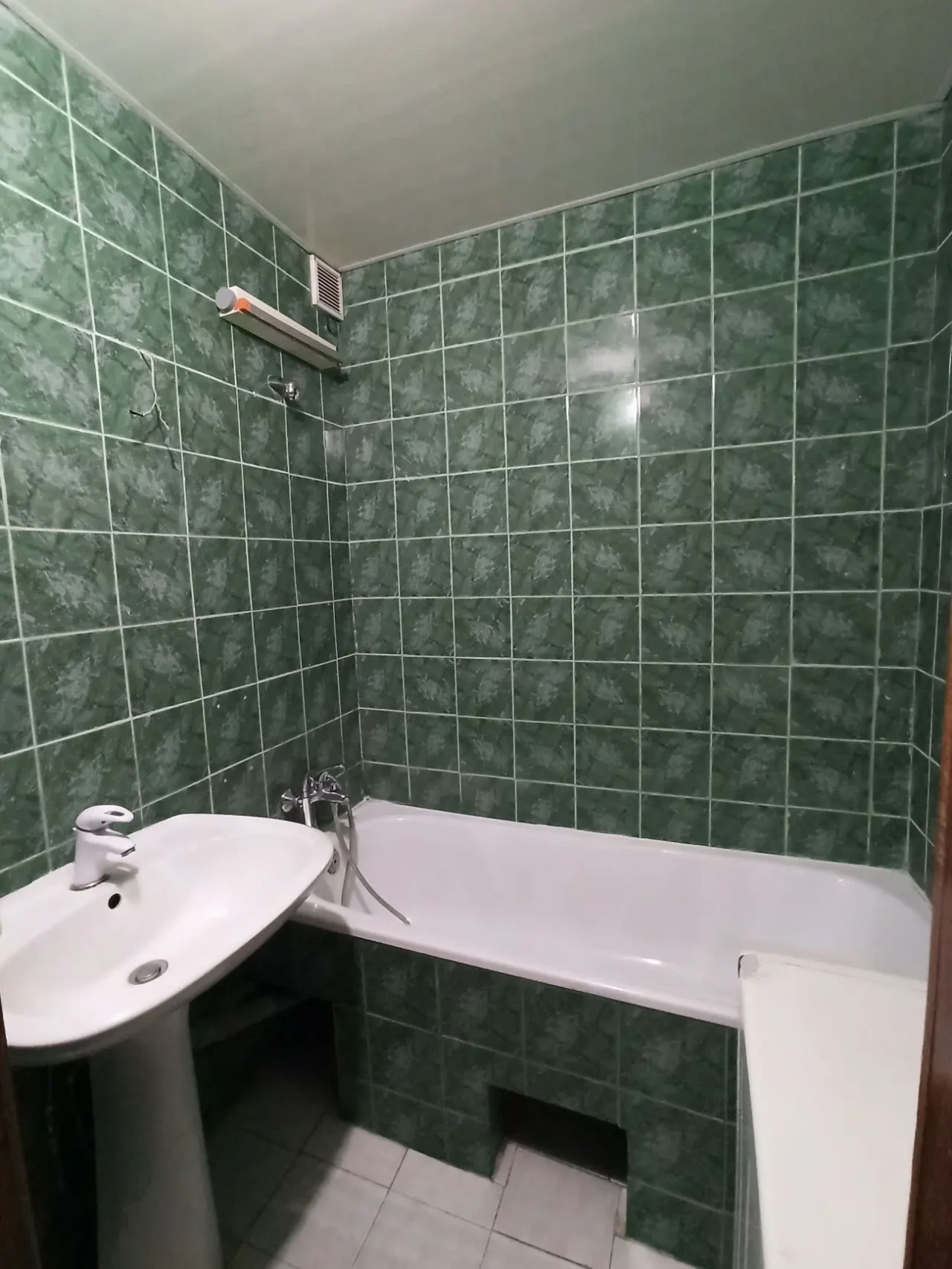 Трехкомнатная квартира на Левом берегу по улице Калиновая. 9 сп мест. 9