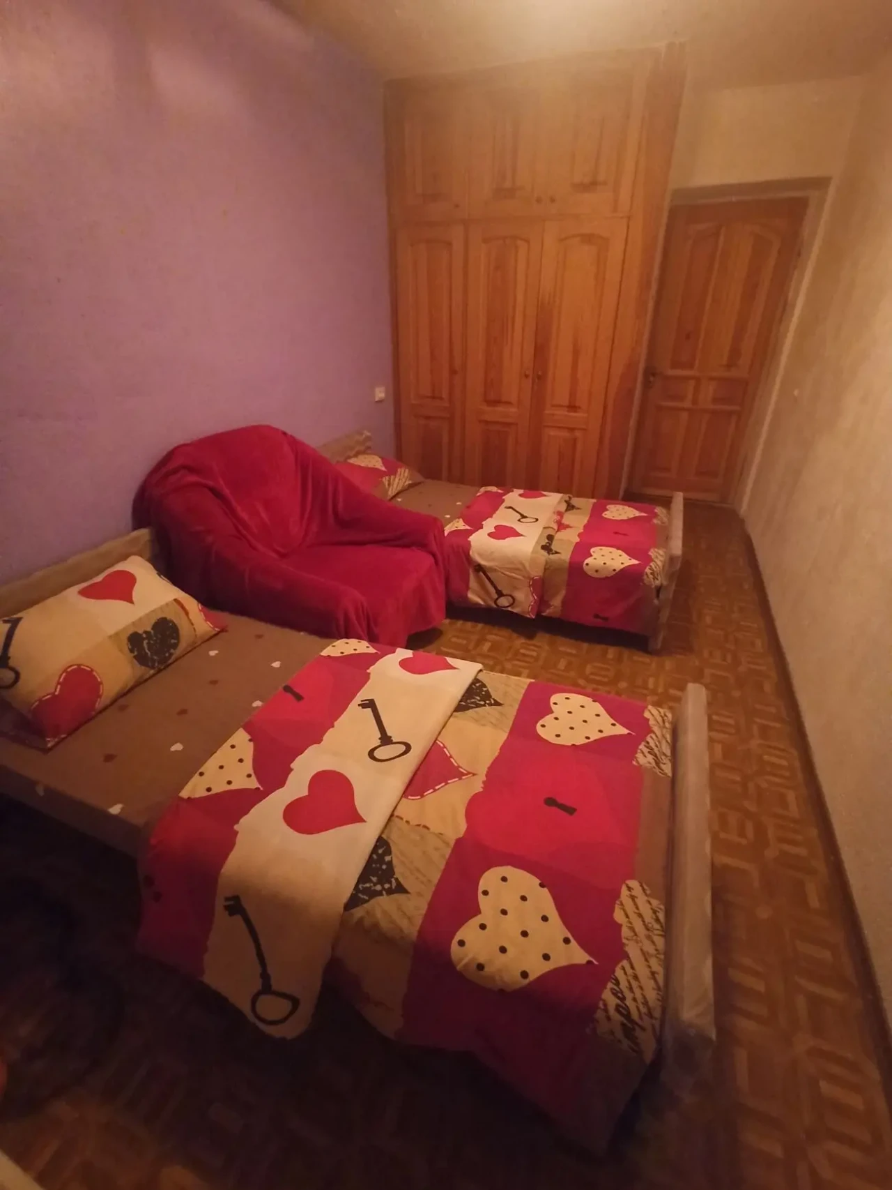 Трехкомнатная квартира на Левом берегу по улице Калиновая. 9 сп мест. 6