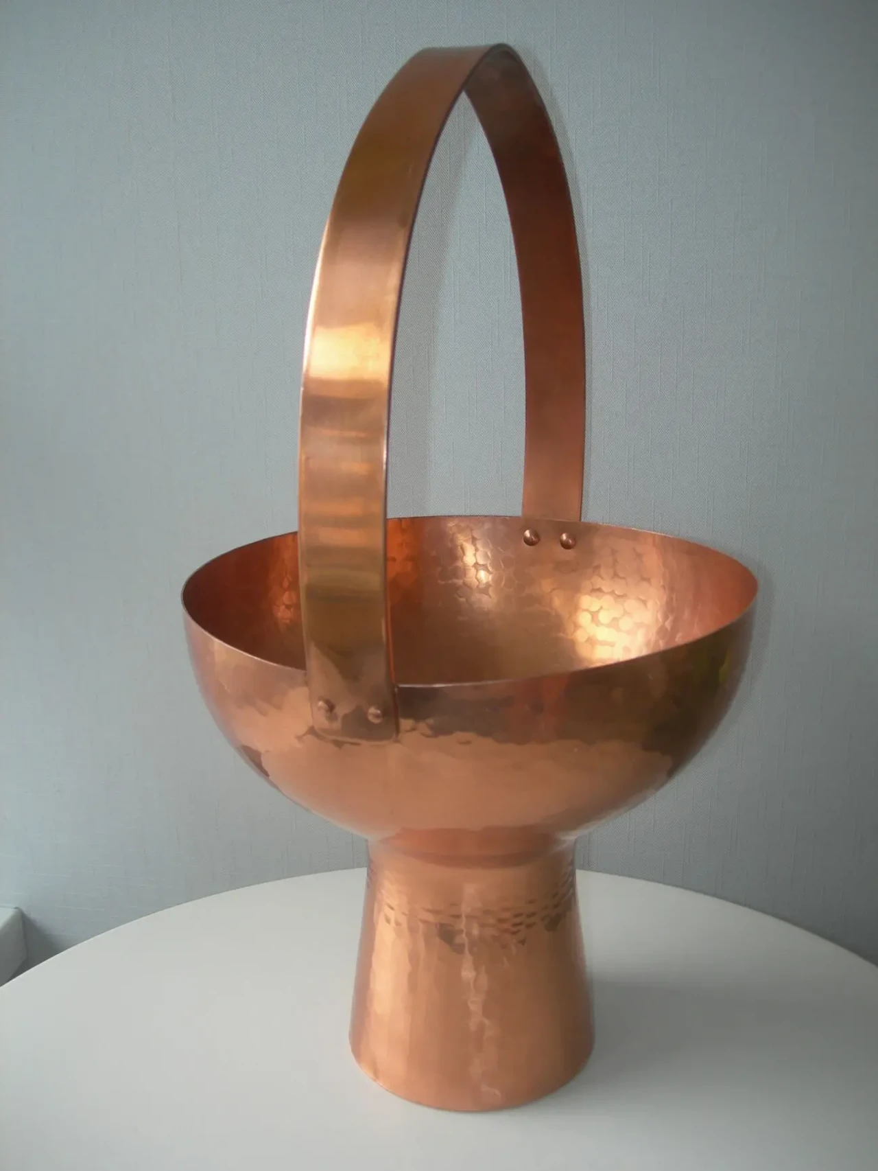 Ваза, большая, толстая медь, 1.5 кг, Германия, с клеймом 7