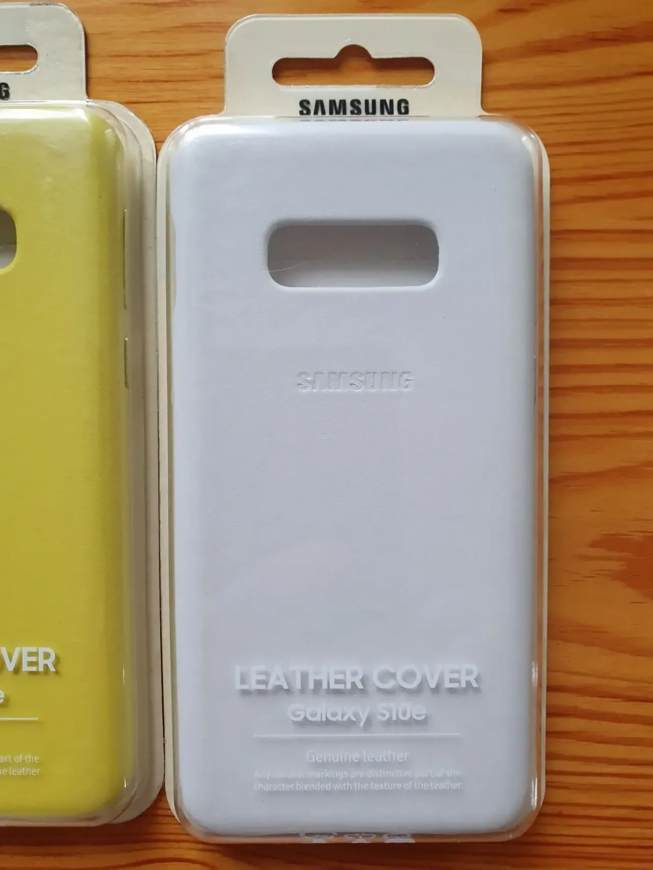 Новый оригинальный чехол Protective Standing Cover для Samsung S10e. 4