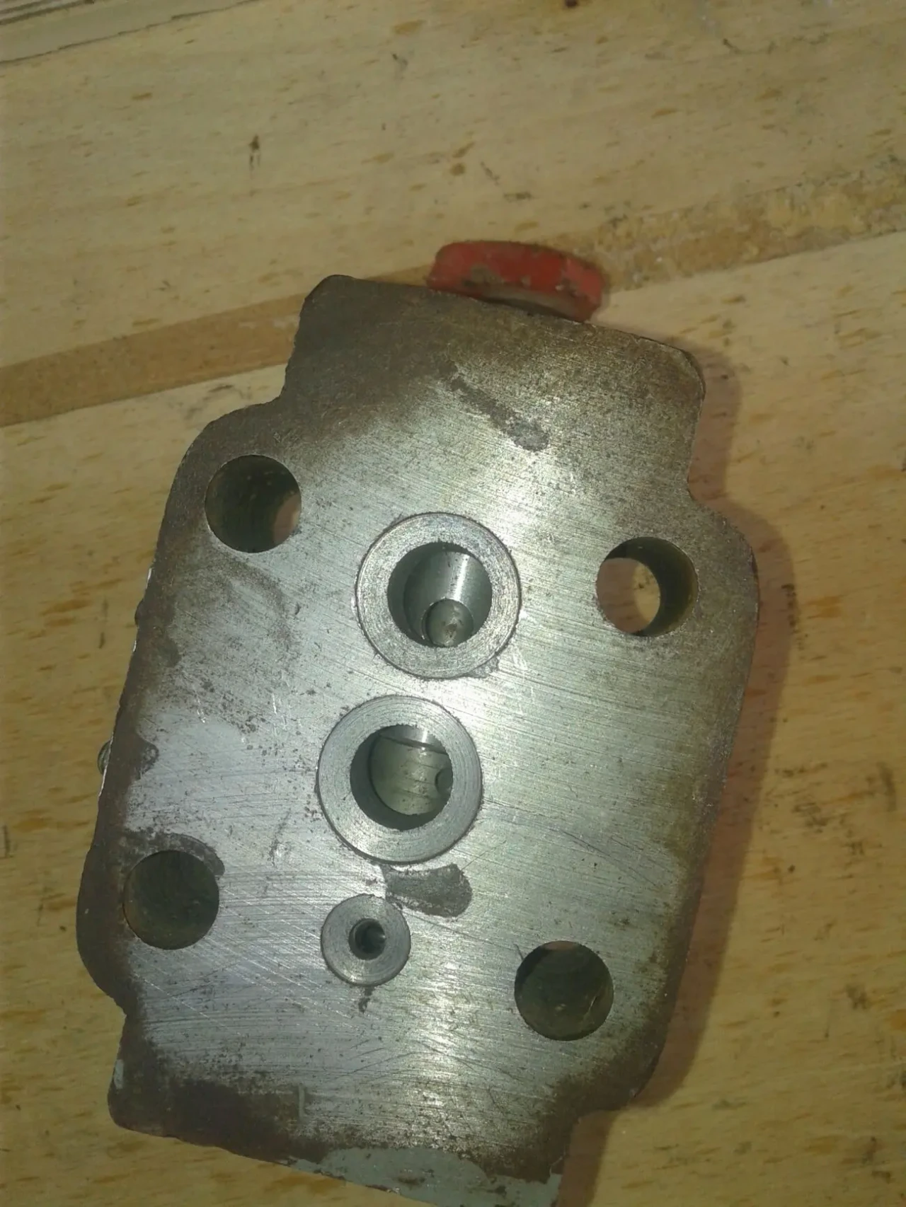 Продам гидроклапана 10-20-2-11, гидроклапана 10-100-1-11 -10шт по 350г 4