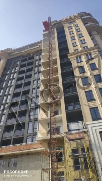 Консольный приставной одномачтовый подъёмник 1500 кг.