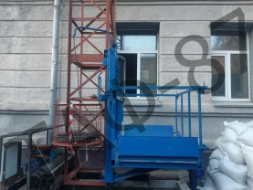Грузовой подъёмник фасадный 2000 кг.
