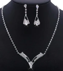 Женский комплект (серьги и цепочка с подвеской)