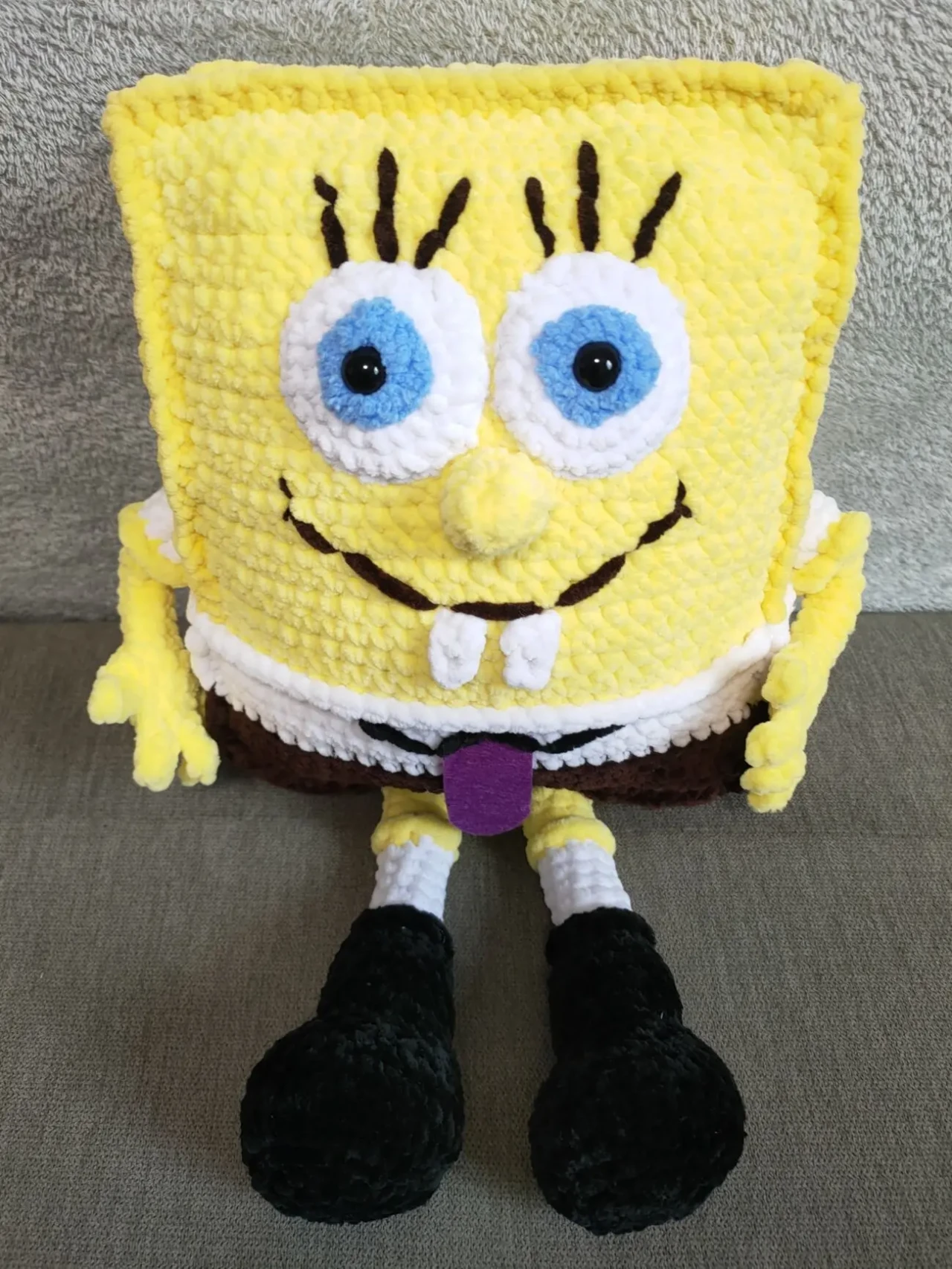 вязана іграшка губка БоБ квадратні штани плюшева ручна робота 2