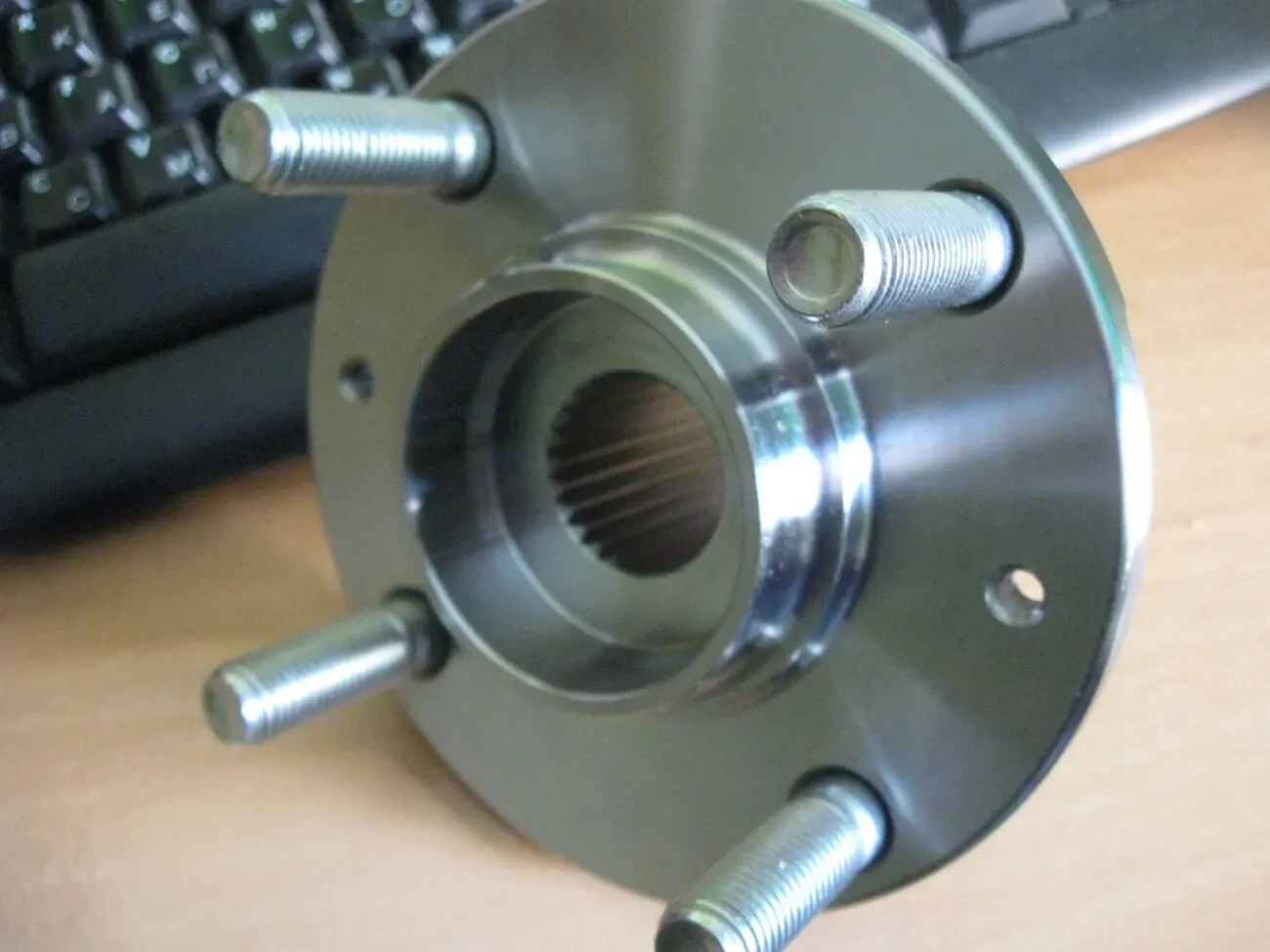 Ступиця передня Hyundai / Кіа 10