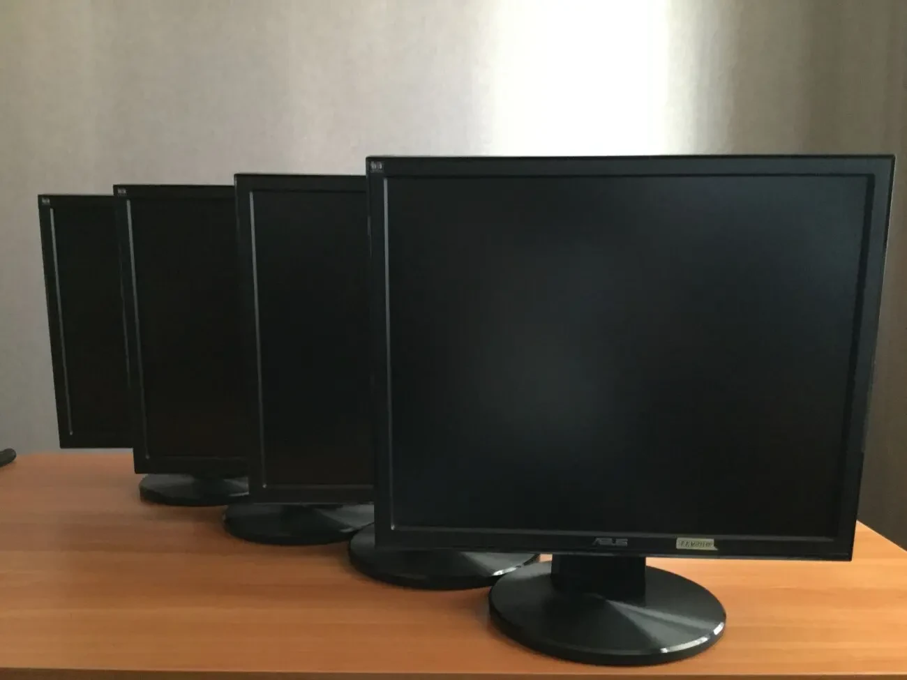 Монітор Asus VB191 LCD SPLENDID.