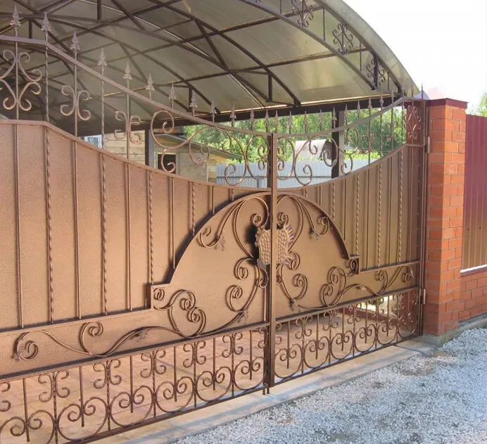 Решетки на окна, козырьки над входом, перила балкона, заборы и ворота 5