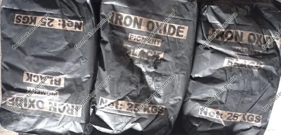 Краситель для бетона пигмент черный Чехия В-650 2