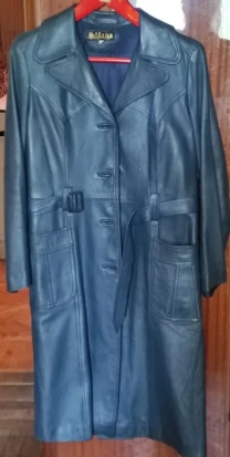 Женский кожаный плащ, Венгрия