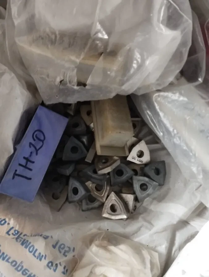 Пластина твердый сплав лом вк8 т15к6 т5к10 твердосплавные   купим