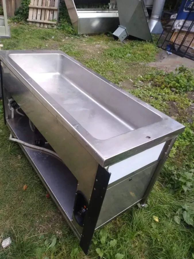 Лінія самостійного обслуговування в їдальні, марміти та вітрини 7