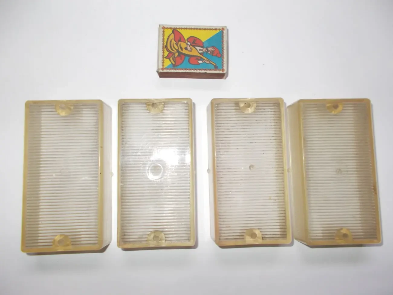 Скло-розсіювачі задніх фонарів, габаритів, і т.п. 3