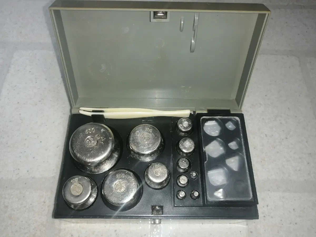 Набор лабораторных гирь. Ювелирные, медицинские, ломбард. СССР.