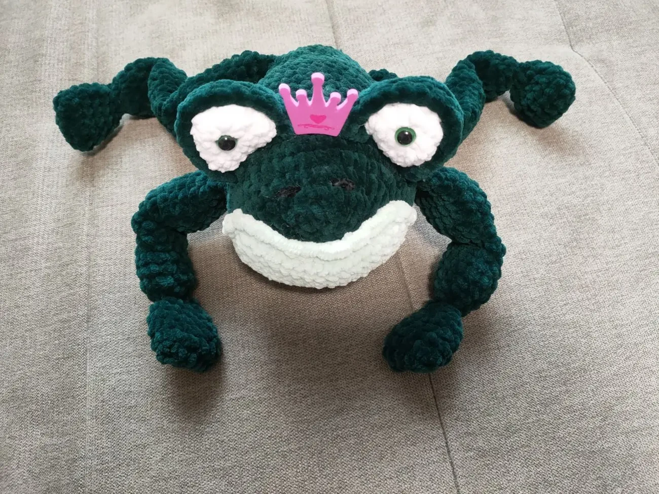 жабка царівна або кавалер іграшка вязана плюшева ручна робота