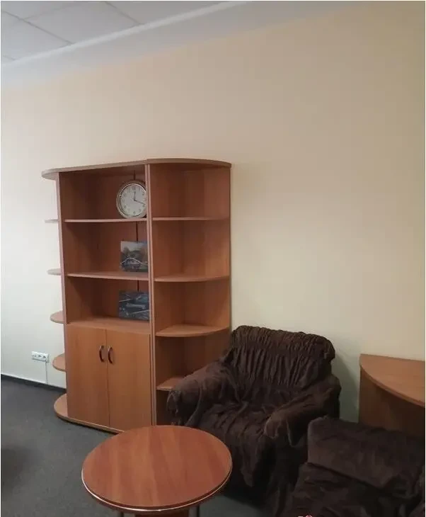 Сдам в аренду офис оригинальной планировки 8