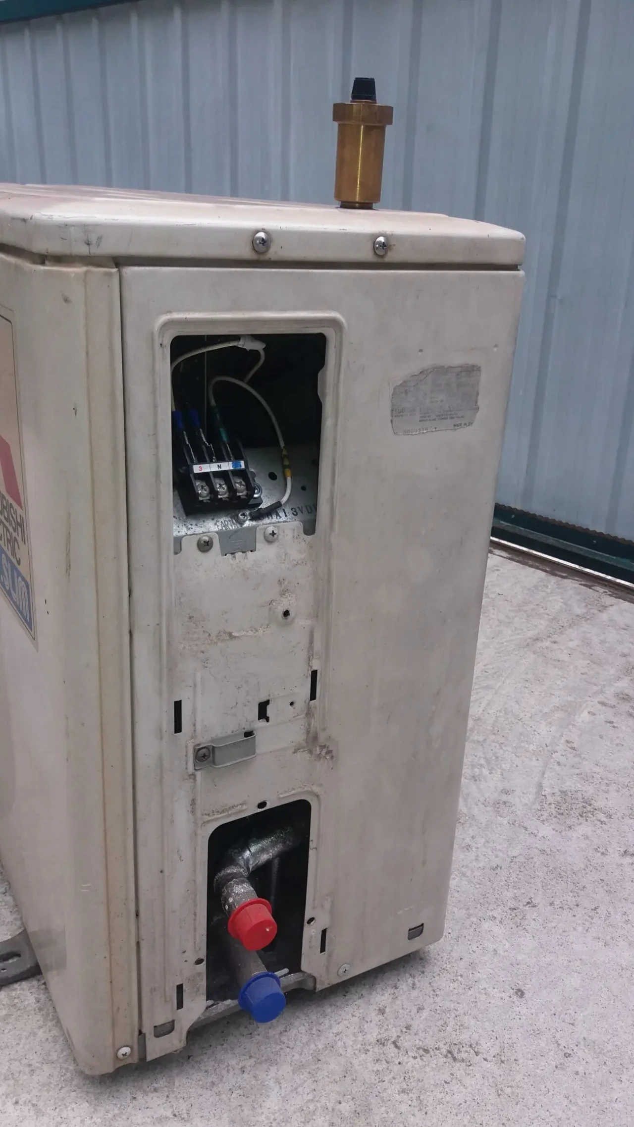 Водяний тепловентилятор (фанкойл) для теплиць, складів, техприміщень 2