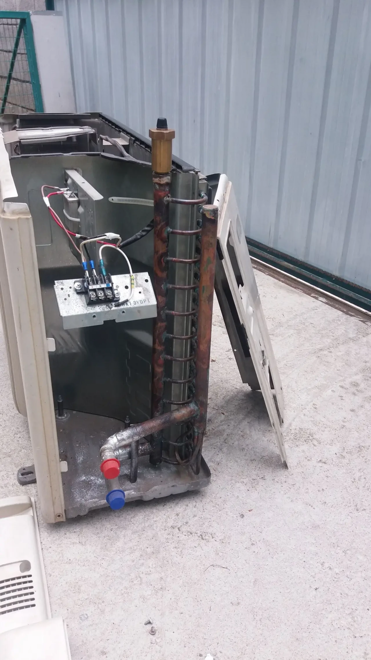 Водяний тепловентилятор (фанкойл) для теплиць, складів, техприміщень