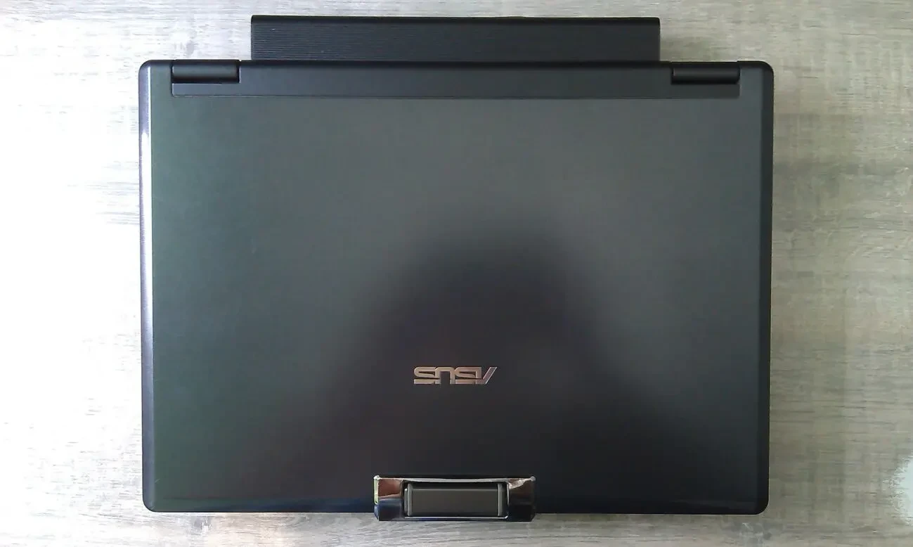 Ноутбук Asus F9E Intel Core 2 Duo 2,20GHz 4Gb 250Gb WiFi BT DVDRW 6