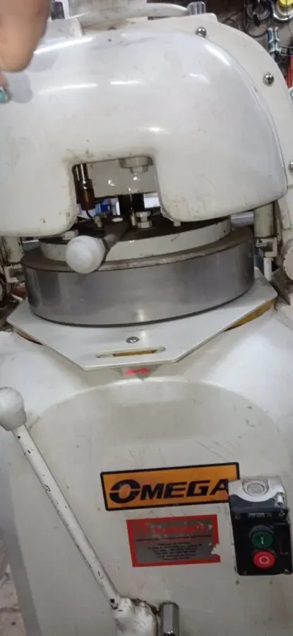 Тестоделитель - округлитель OMEGA  OMG 30 4