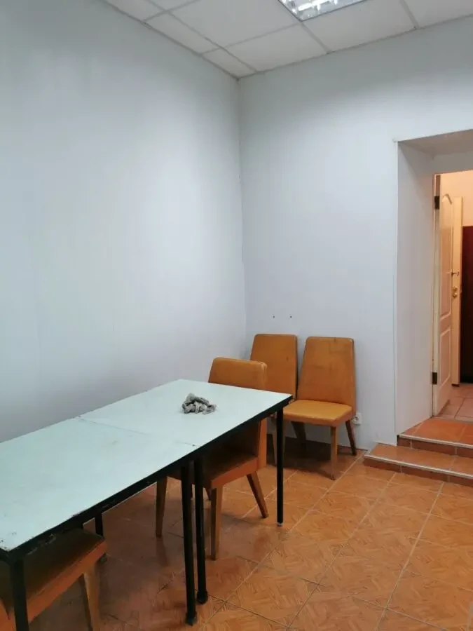 Продам столы б/у. Можно для кухни, предприятия, подсобных помещений. 3