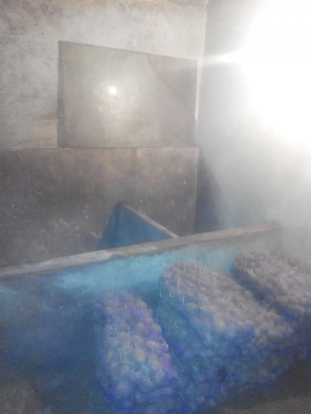 Продам гараж з підвалом 5