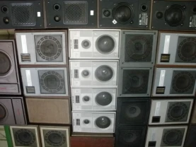 КУПЛЮ АКУСТИЧЕСКИЕ КОЛОНКИ.УСИЛИТЕЛЬ.МУЗЫКАЛЬНЫЙ ЦЕНТР