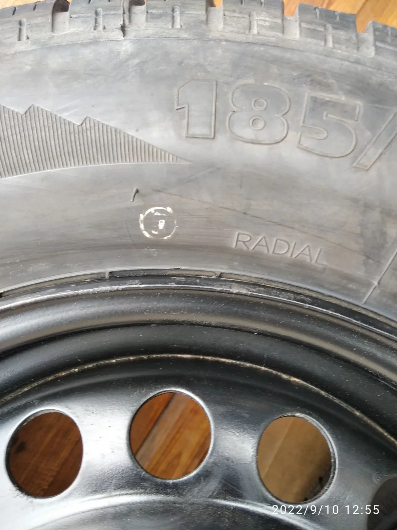 Продам шины с стальными дисками 185/70 R14 88T комплект зима новые. 8