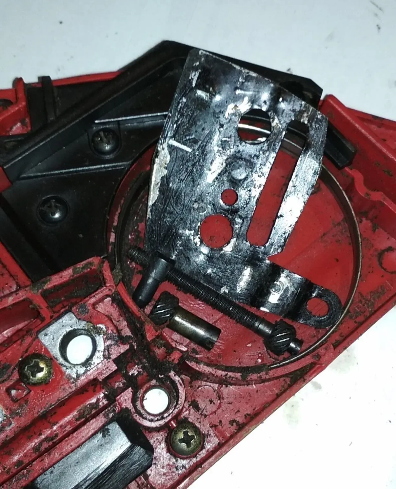 Тормоз бензопилы на з/ч 5