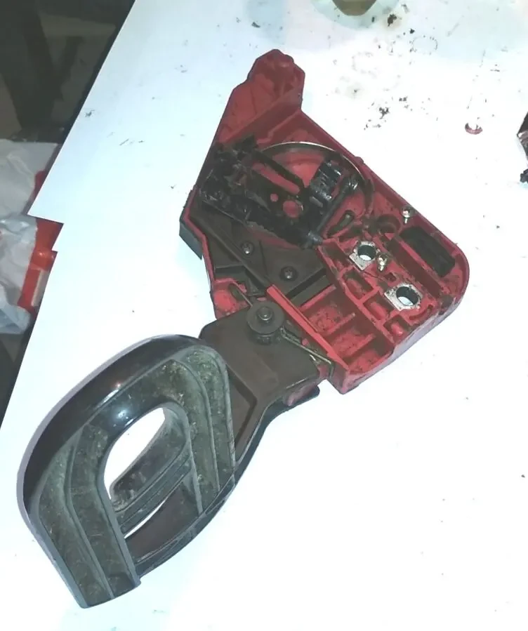 Тормоз бензопилы на з/ч 4